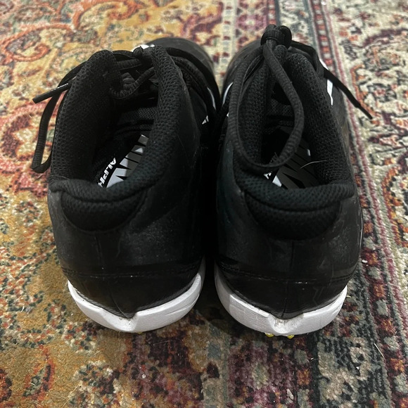 FINAL PRICe Nike Sports Cleats - Picture 4 of 5